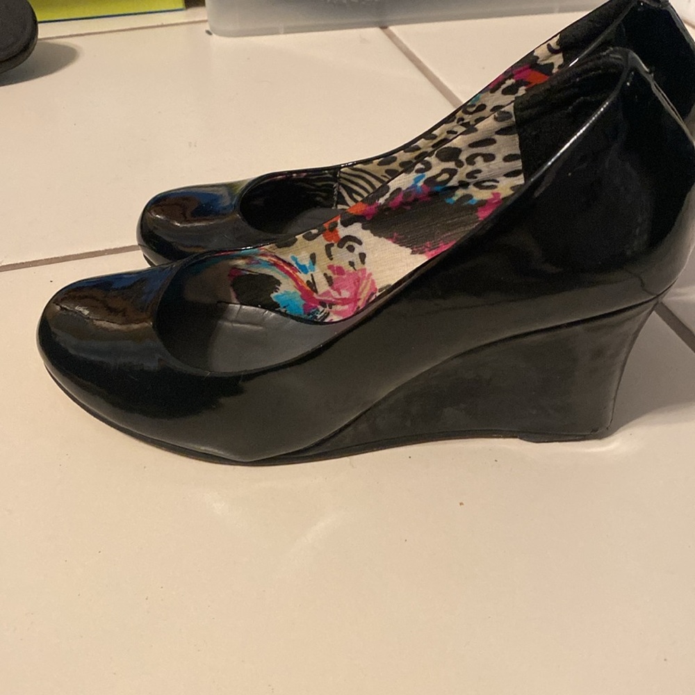 Madden Girl Black Patent Wedge Pumps with Colorful Leopard Insole